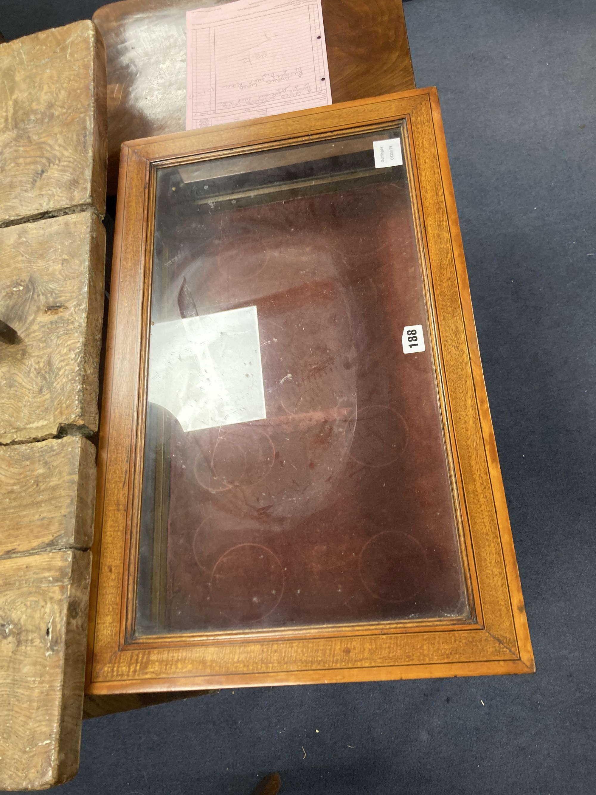 An Edwardian mahogany bijouterie table, width 66cm depth 40cm height 75cm